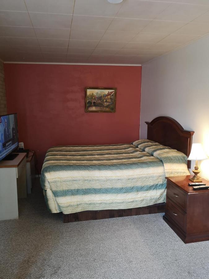 Ranchland Villa Motel Merritt Zewnętrze zdjęcie